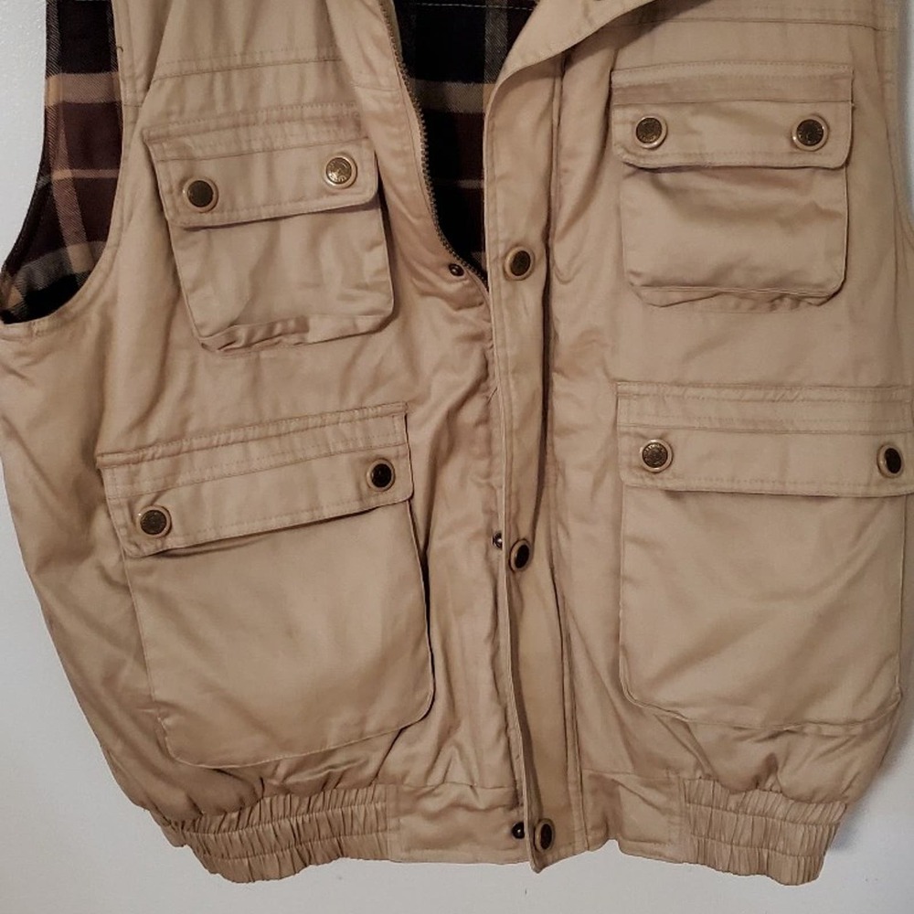 NWOT Men’s L Khaki Multi Pocket F& S Lined Vest field and stream